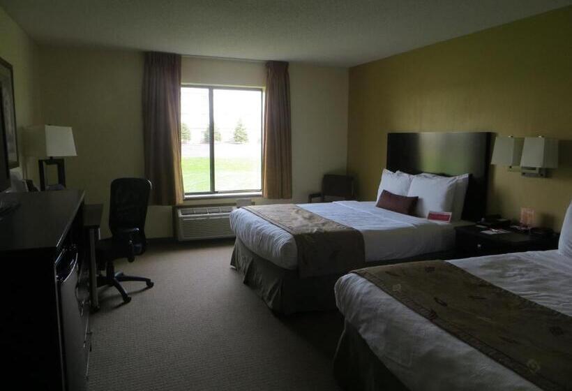Номер Deluxe, Ramada By Wyndham Wisconsin Dells I 90