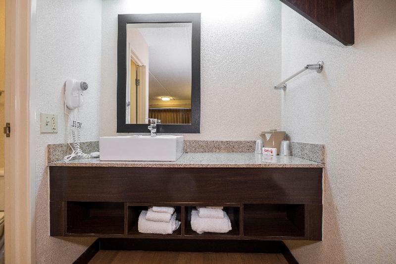 اتاق لوکس, Red Roof Inn West Monroe