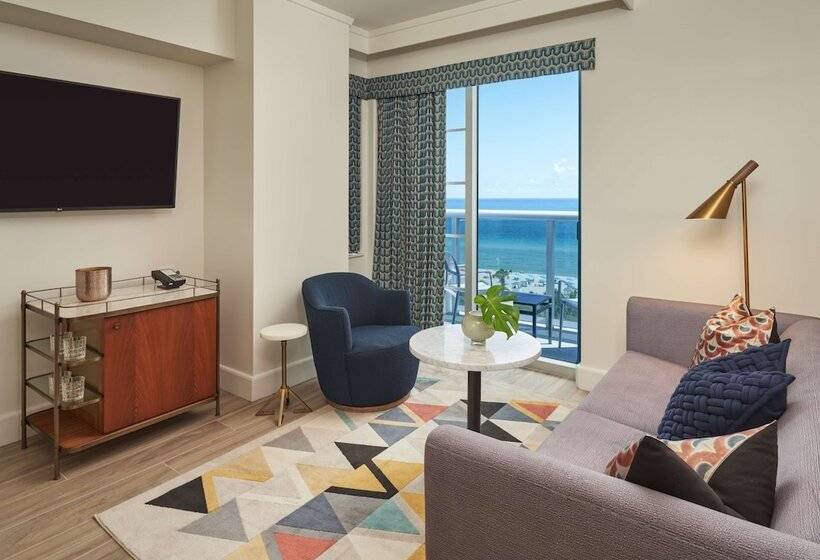 Люкс Deluxe Вид на Море, Andaz Miami Beach, By Hyatt
