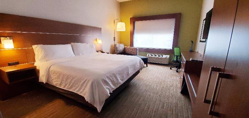 Номер Стандарт Адаптированный для Инвалидов, Holiday Inn Express & Suites Rehoboth Beach, An Ihg