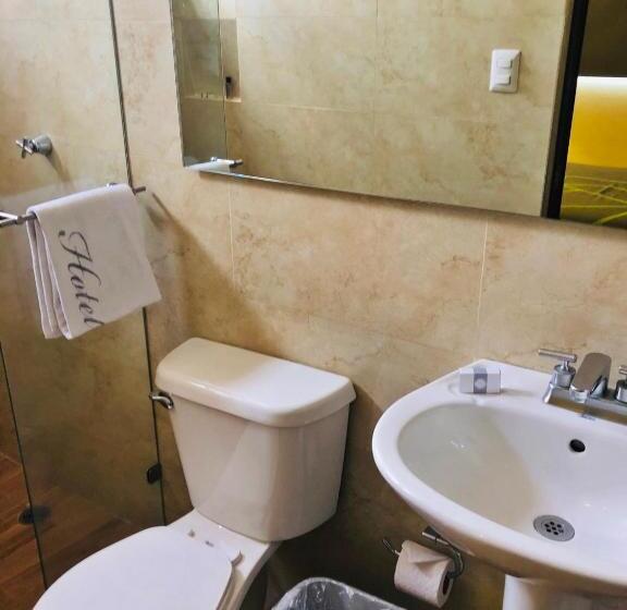 Quarto Superior, Lirio   Adult Only