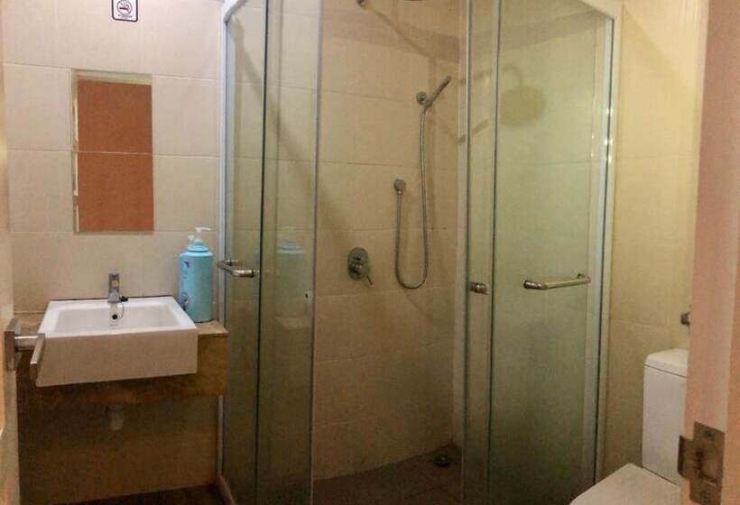 Семейный Номер, Island Hostel