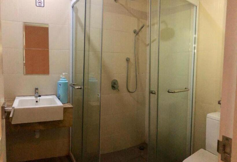 Семейный Номер, Island Hostel