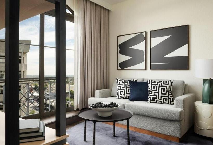 스탠다드 스튜디오, Burton House, Beverly Hills, A Tribute Portfolio