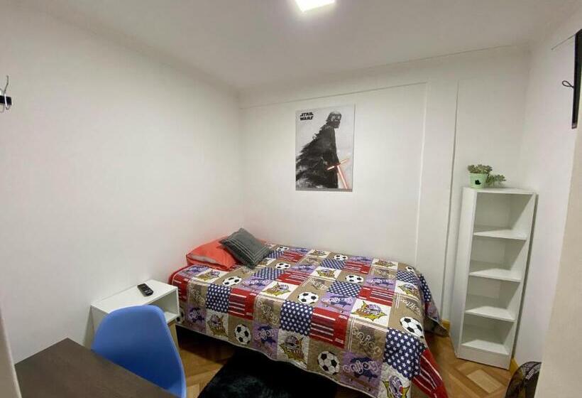 标准单人间, Hostal Familiar S&g