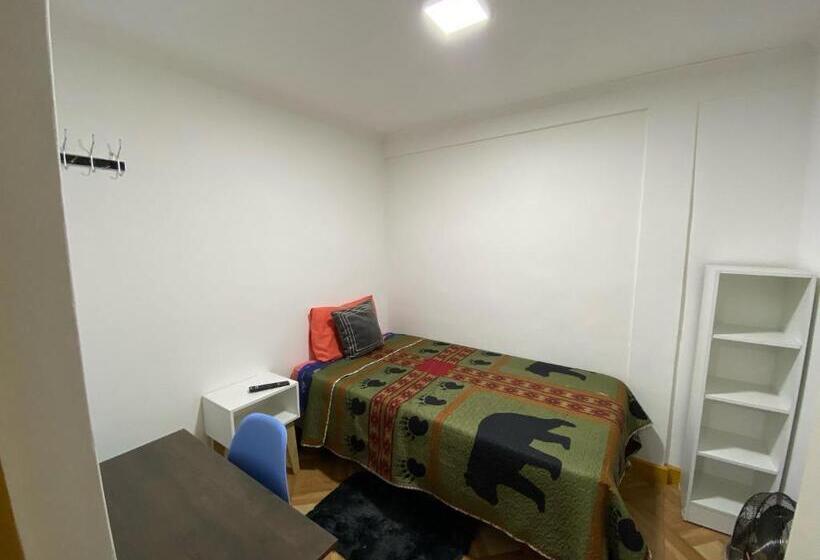 اتاق استاندارد یک نفره, Hostal Familiar S&g