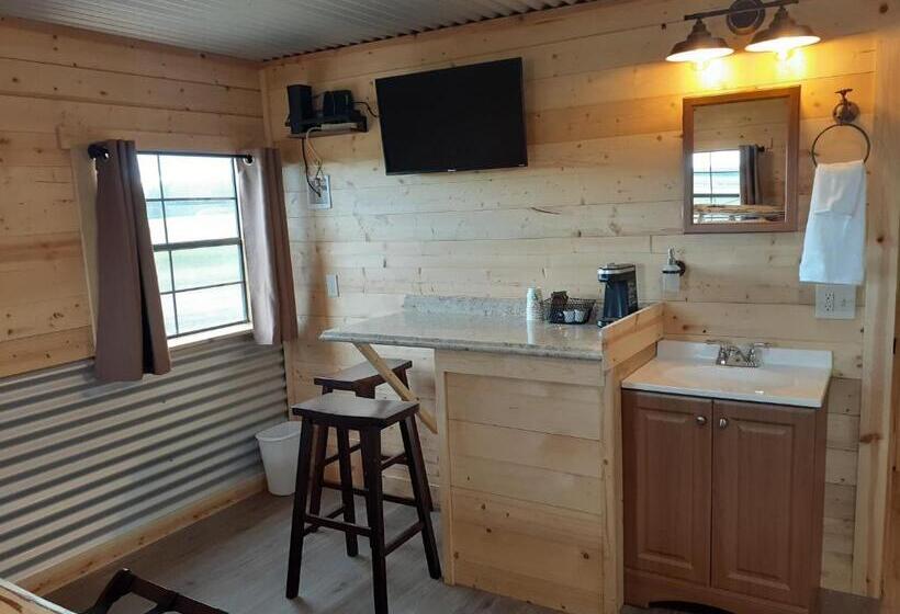 Номер Стандарт, Glacier Acres Guest Ranch