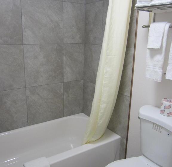 Номер Deluxe, Lantern Inn & Suites  Sarasota