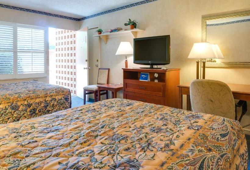 带2个双人床的标准工作室, Saga Motor Hotel Pasadena
