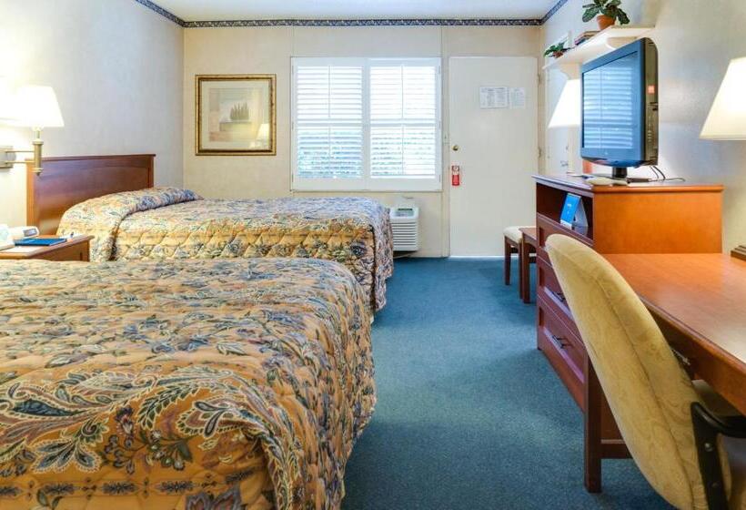 带2个双人床的标准工作室, Saga Motor Hotel Pasadena