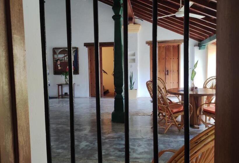 Номер Стандарт, Nieto Mompox, Ubicado En El Corazón Del Centro Histórico, Frente Al Rio Magdalena En Zona De Malecón
