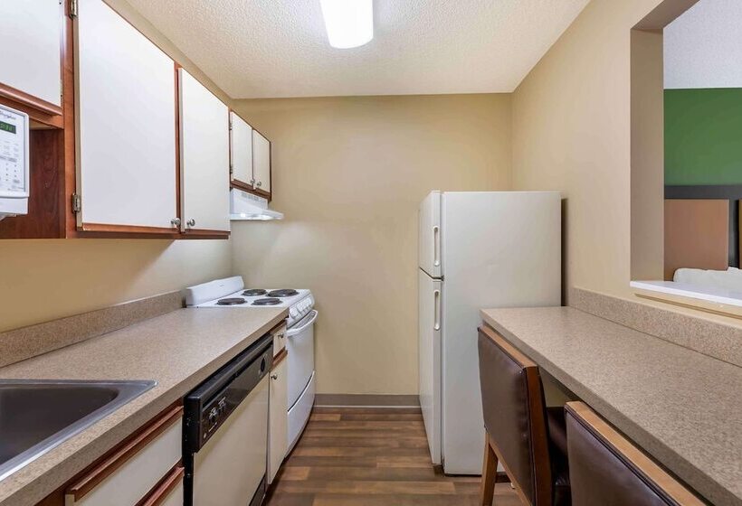 Студия Deluxe, Extended Stay America Suites  Chicago  Lombard  Yorktown Center