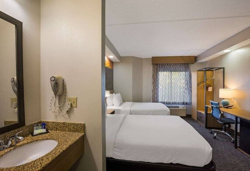 带2个双人床的标准工作室, Clarion Pointe Sevierville Pigeon Forge