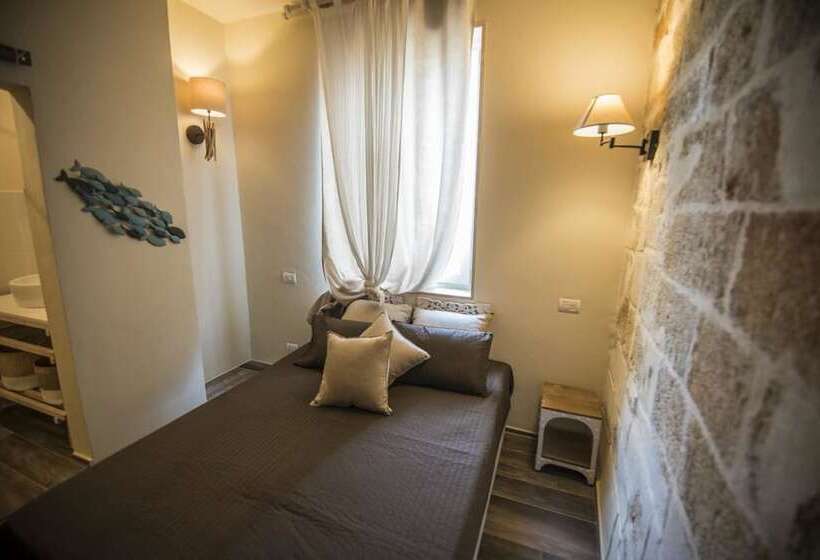 标准间, Home Village B&b
