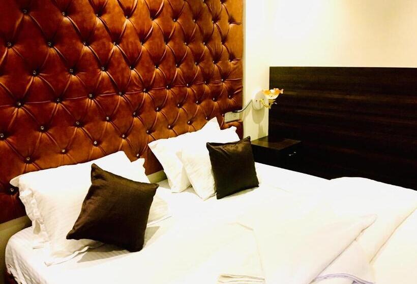 小型套房带阳台, Kesinovo Suites