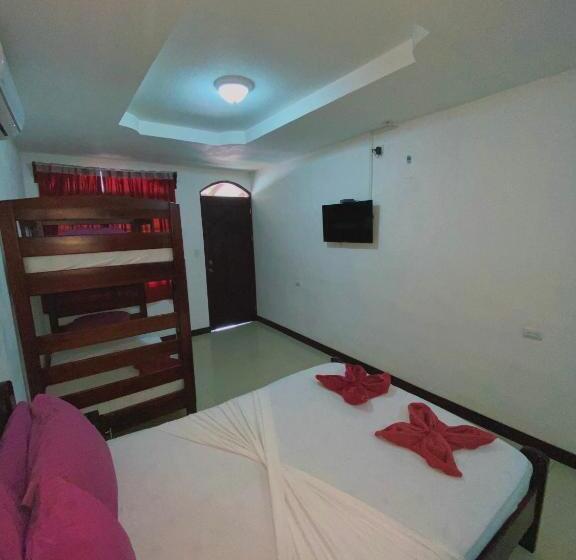 발코니가 있는 4인용 스탠다드 룸, Ocean View Lodge