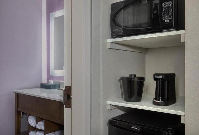 Номер Deluxe Кровать Кинг, La Quinta Inn & Suites By Wyndham Perry