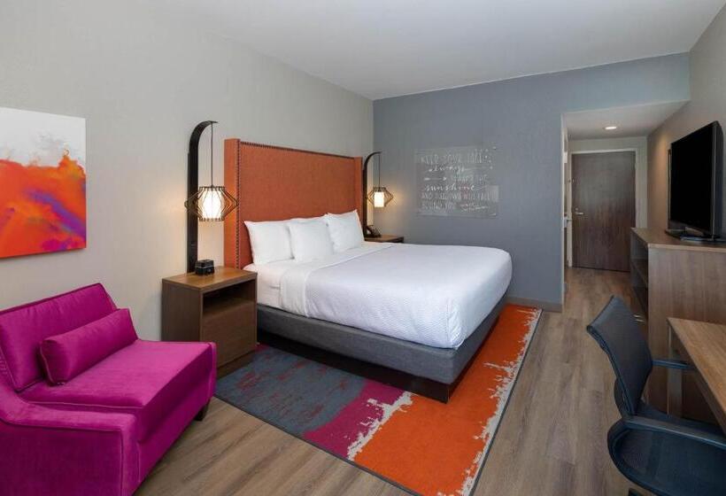 اتاق استاندارد با تخت بزرگ, La Quinta Inn & Suites By Wyndham Perry