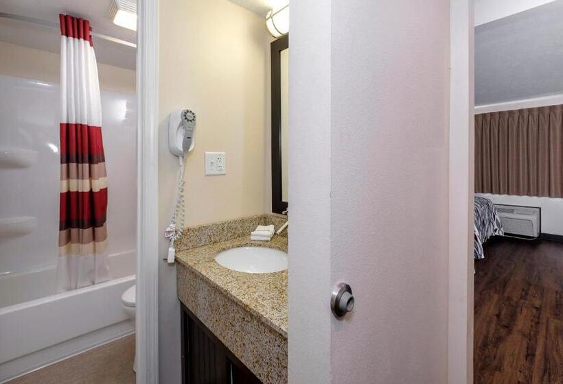Номер Superior Кровать Кинг, Red Roof Inn Vermillion  U Of South Dakota