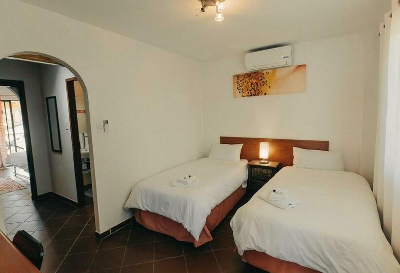 패밀리 룸, Golden Candle Guest House