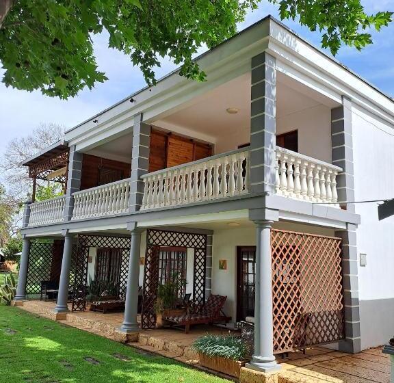 패밀리 룸, Golden Candle Guest House