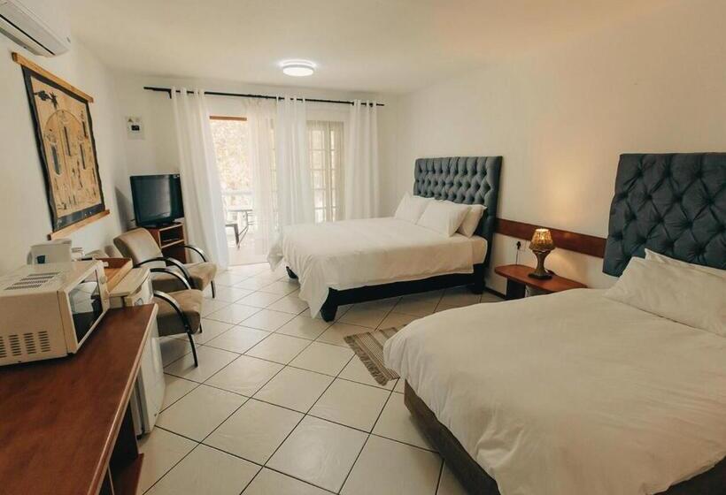 Номер Deluxe с Балконом, Golden Candle Guest House