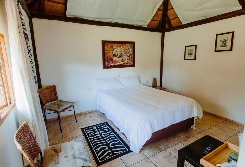 Бунгало Стандарт Вид на Сад, Golden Candle Guest House