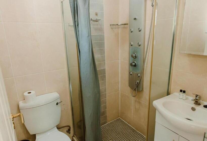 Апартаменты 1 Спальня Вид на Сад, Golden Candle Guest House