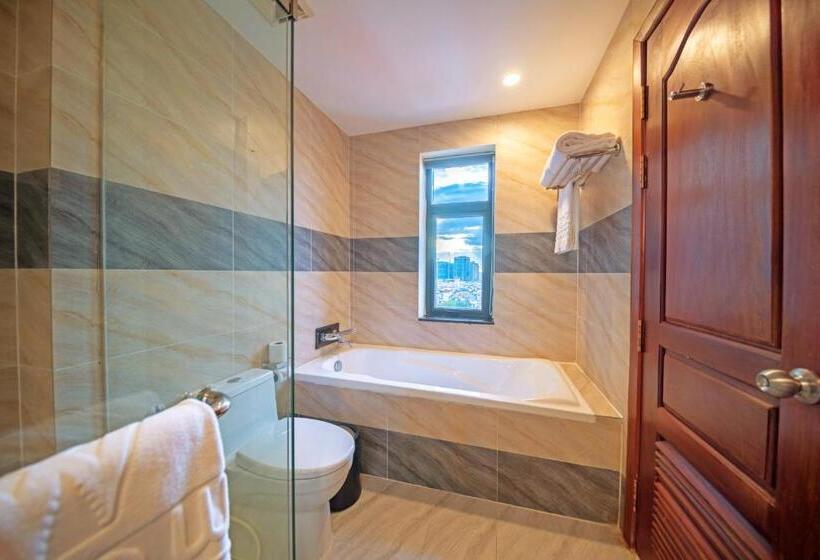 이그제큐티브 스위트 킹침대, Poulo Wai Hotel & Apartment