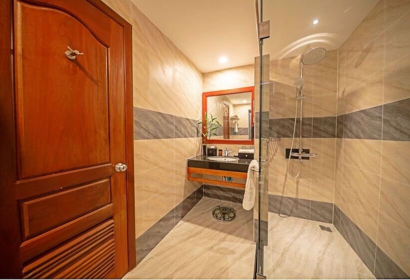 패밀리 스위트, Poulo Wai Hotel & Apartment