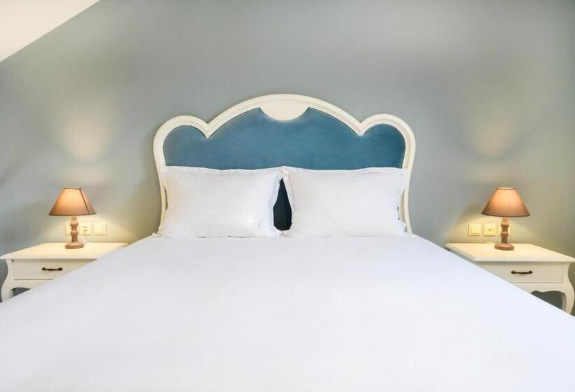 سوییت دوبلکس, Emerald Suites