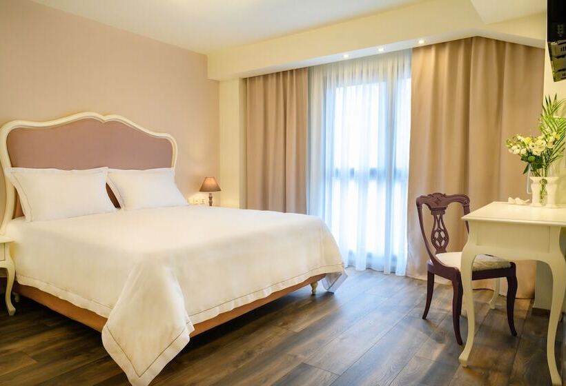 سوییت خانوادگی, Emerald Suites