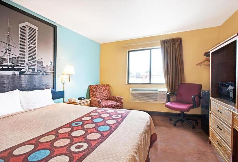 Quarto Estandar Cama King, Super 8 By Wyndham Baltimore/essex Area