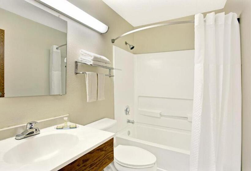 Стандартный Номер Кровать Кинг, Super 8 By Wyndham Newport News/jefferson Ave