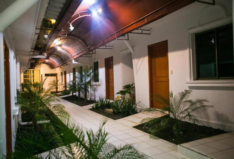 اتاق لوکس, Provincia Santo Domingo