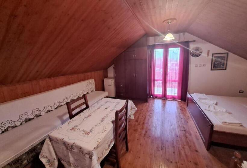패밀리 룸, Guest House Argjiro Castle