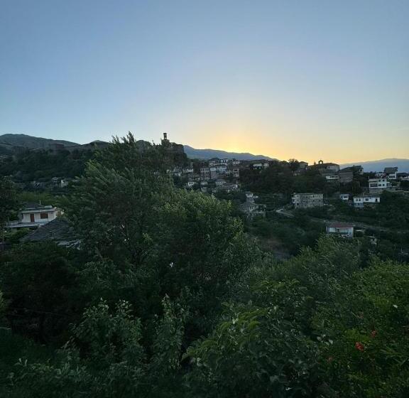 سوییت لوکس, Guest House Argjiro Castle