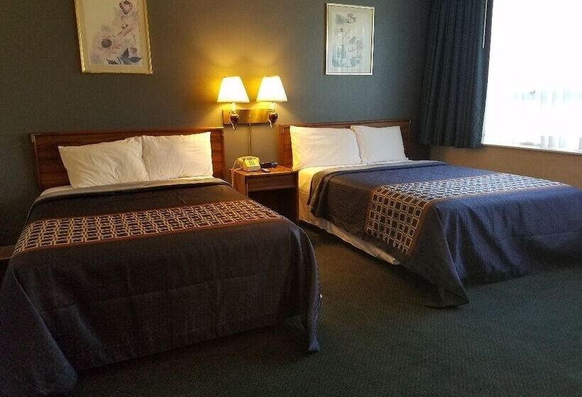 Номер Стандарт 2 Двуспальные Кровати, Travelodge By Wyndham Lake George Ny
