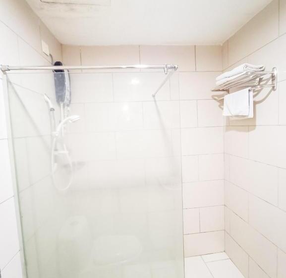 اتاق استاندارد یک نفره, First Residence Hotel By Rvh