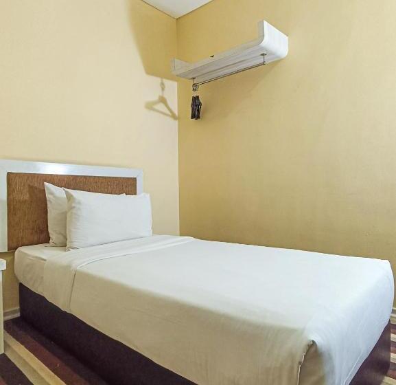 اتاق استاندارد یک نفره, First Residence Hotel By Rvh