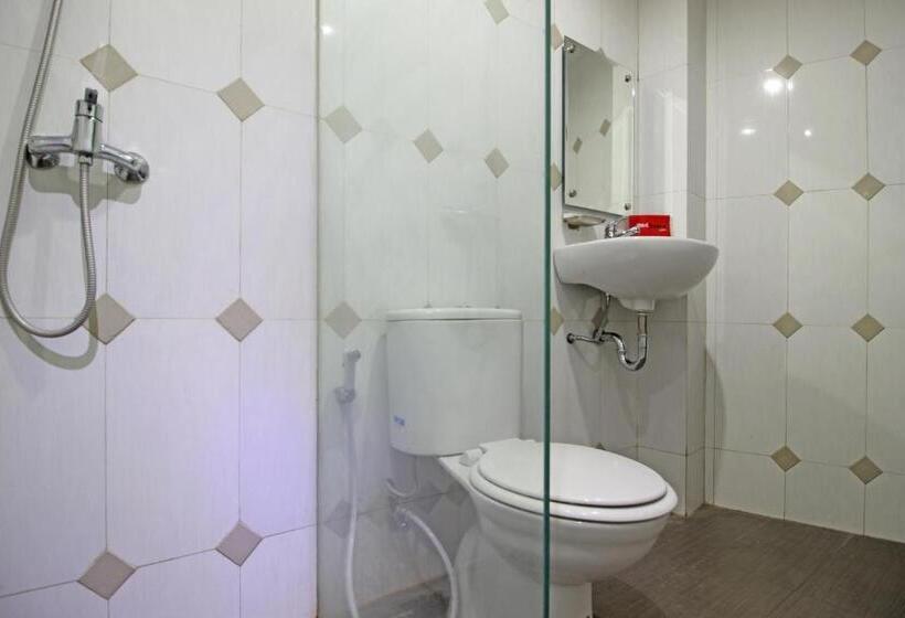 اتاق لوکس, Reddoorz Near Uns Solo
