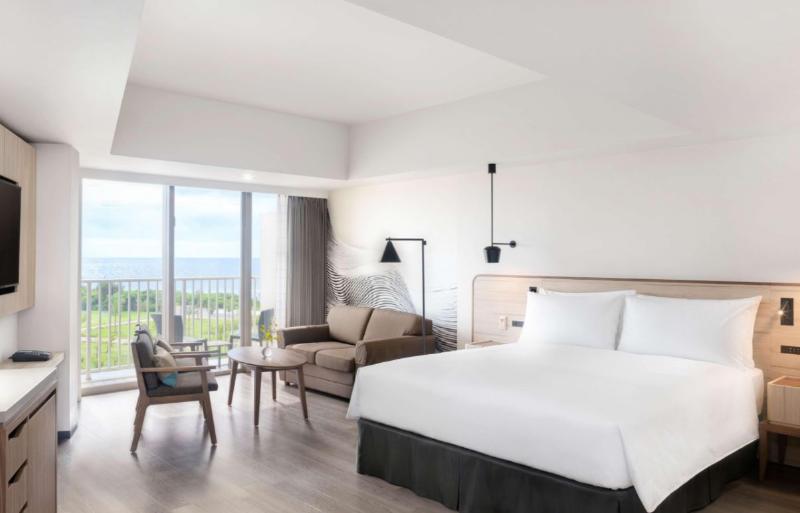 اتاق لوکس با چشم‌انداز دریا, Hilton Okinawa Sesoko Resort