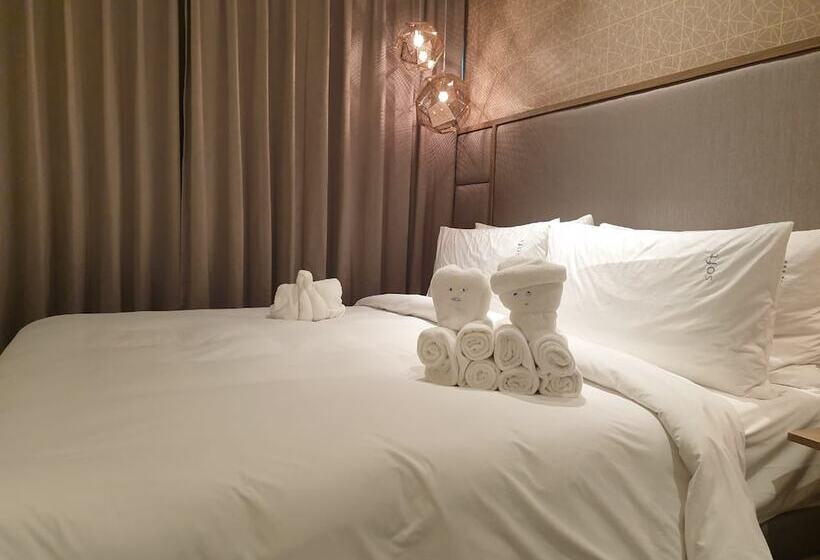带城市景观及双人床的标准房间, Holiday Inn Gurugram Sector 90, An Ihg