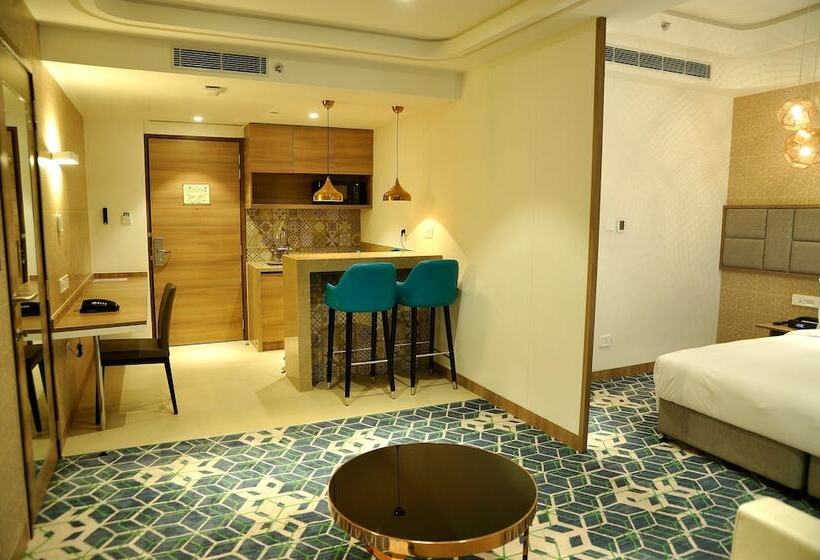 带阳台套房, Holiday Inn Gurugram Sector 90, An Ihg
