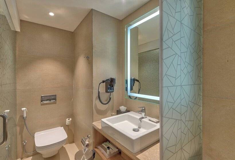 带城市景观及双人床的标准房间, Holiday Inn Gurugram Sector 90, An Ihg
