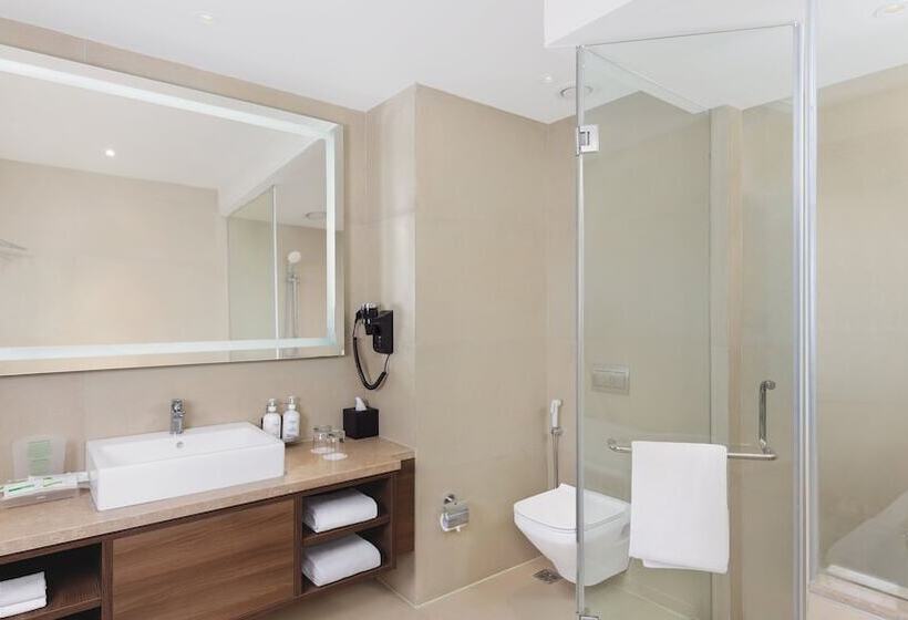 带阳台套房, Holiday Inn Gurugram Sector 90, An Ihg