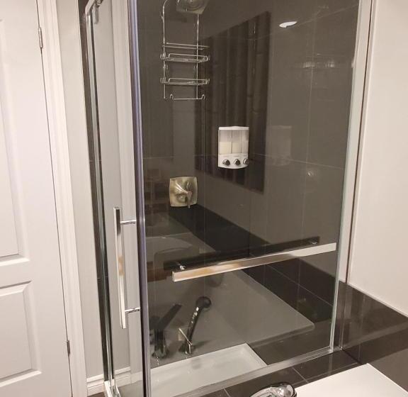 Deluxe Szoba, Dans Les Bras De Memphré