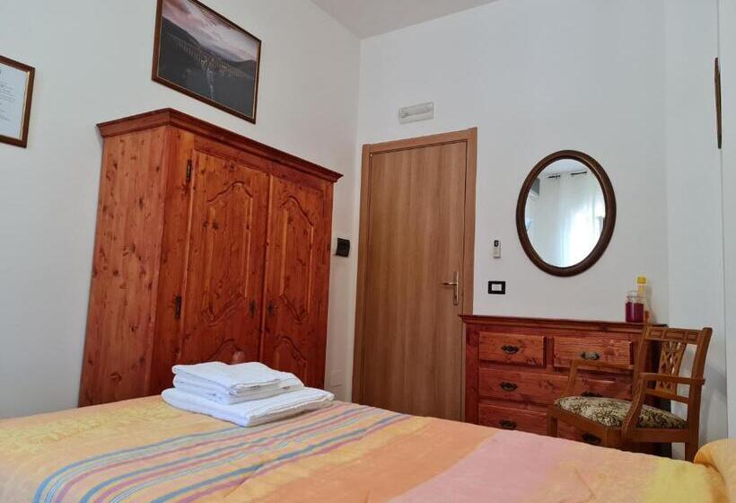 Standard room with outdoor bath, Casale Rurale
