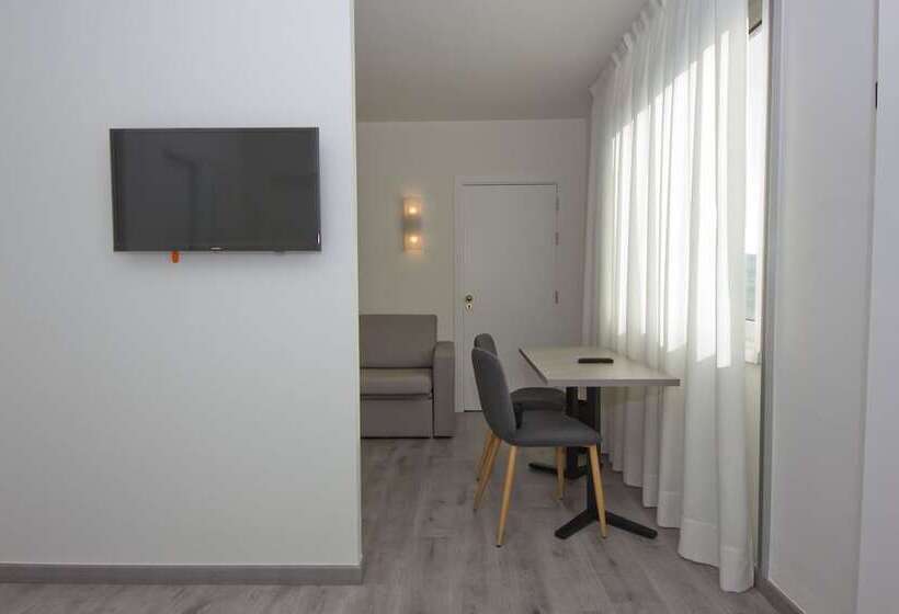 Семейный Номер, Aparthotel Atenea Valles