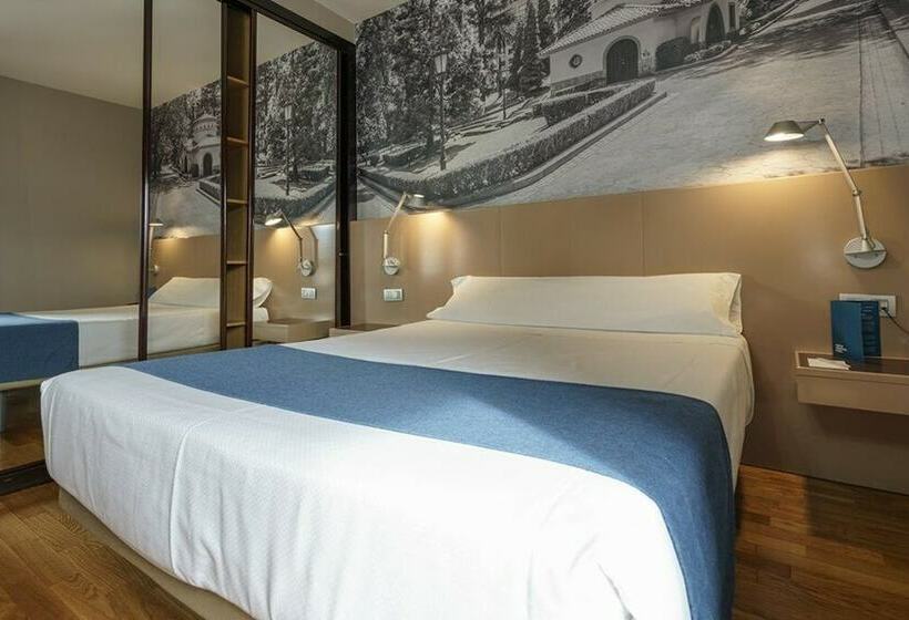 スタンダードスタジオ, Aparthotel Campus
